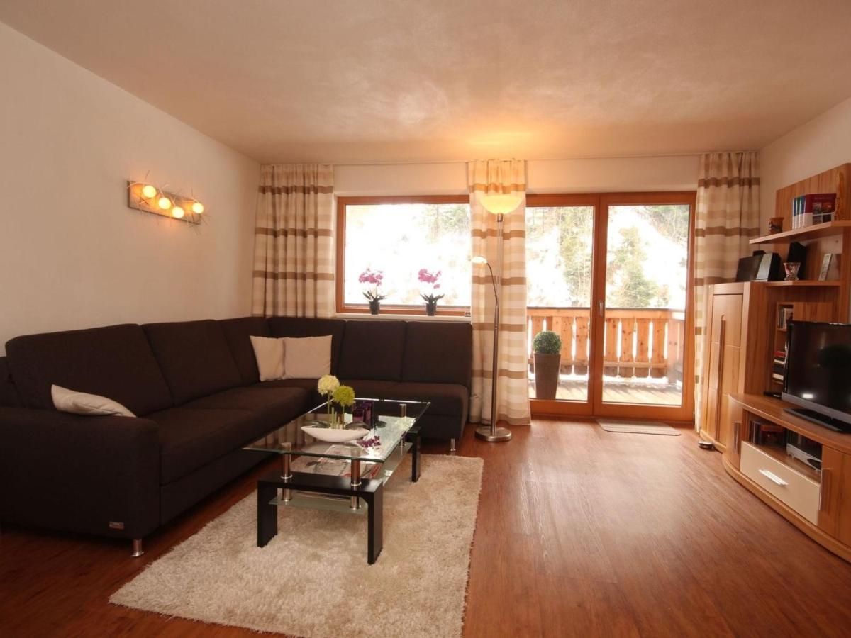 Boutique Apartment In Brixen With Mountain View Brixen im Thale Exteriör bild